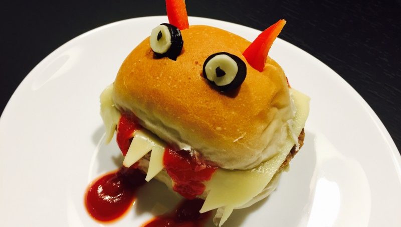 Panini di Hamburger Indiavolati Idee per Halloween ricette