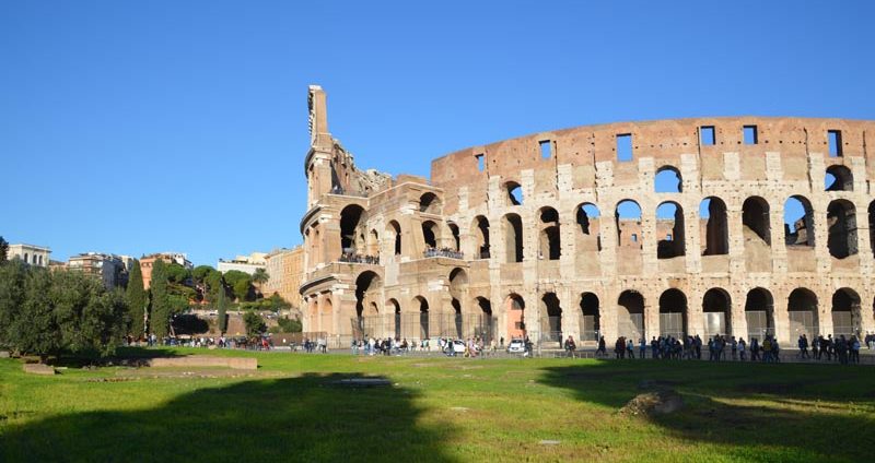 Colosseo Roma Viaggio a Roma mikiletsgo.com