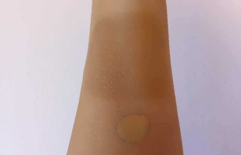 Shiseido Syncro Skin Lasting Liquid Foundation swatch lucenaturale