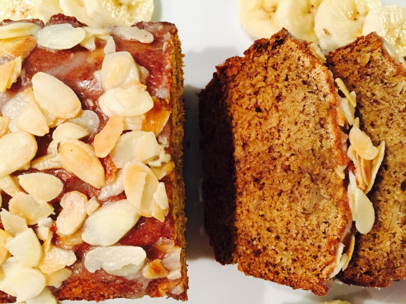 Banana Bread Rivisitato alle Mandorle, Cocco e Miele