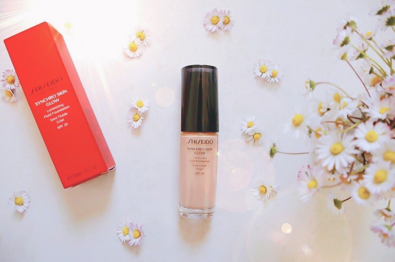 Nuovo Shiseido Syncro Skin Glow. Il Fondotinta Luminoso e Leggero Per la Primavera