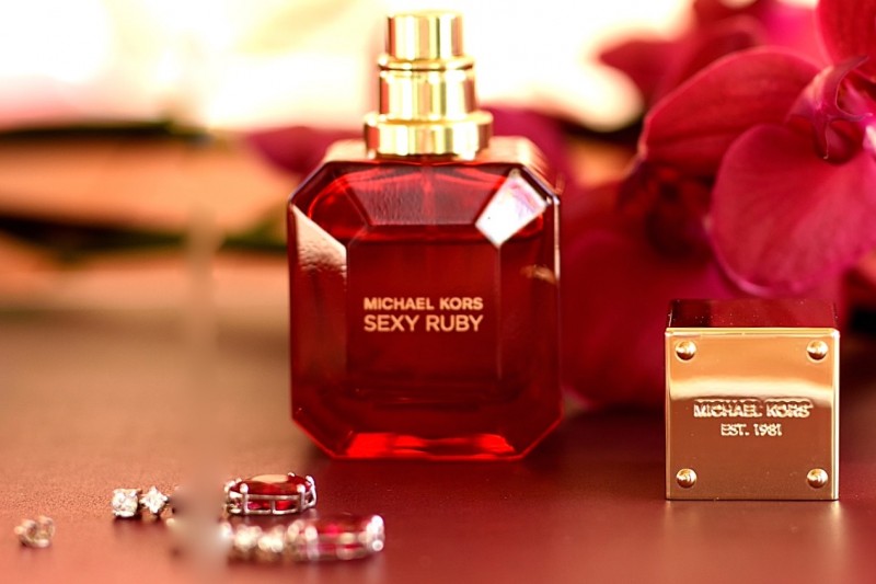 Nuovo Profumo Michael Kors Sexy Ruby: l'Ipnotica Sexy Fragranza dell'Autunno 2017