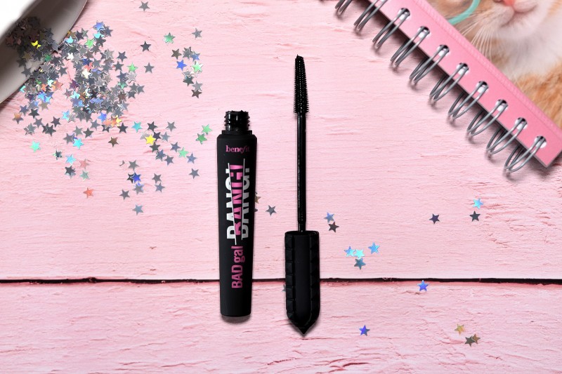 Mascara Volumizzante e Allungante Benefit Badgal Bang: Pronte per uno Sguardo Felino!