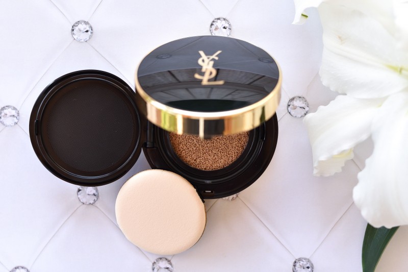 Fondotinta Estivo YSL Le Cushion Encre de Peau: la recensione