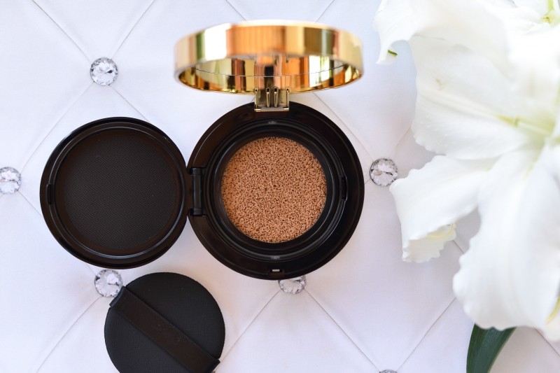 Fondotinta Estivo YSL Le Cushion Encre de Peau: la recensione