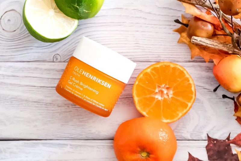 Linea alla vitamina C per il viso Olehenriksen. Dal siero al contorno occhi