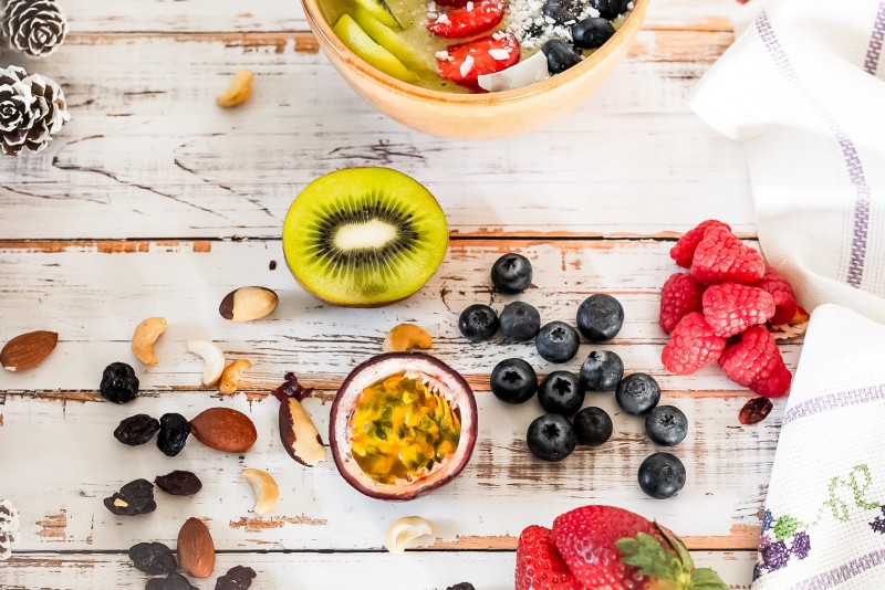 Lassi Indiano con Matcha e Frutta Fresca: colazione light, sana e proteica