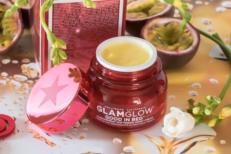 Glamglow Good in Bed crema notte esfoliante addolcente al passion fruit