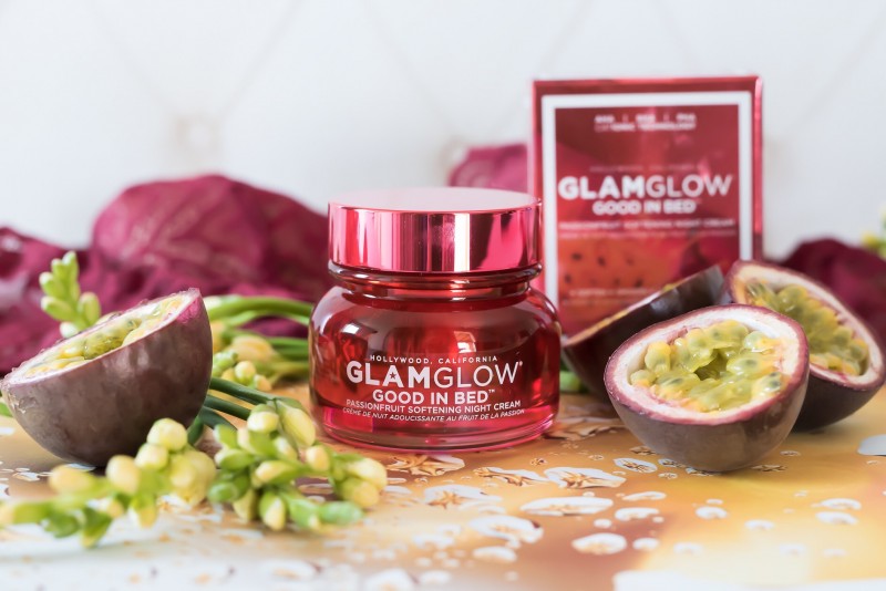 Glamglow Good in Bed crema notte esfoliante addolcente al passion fruit