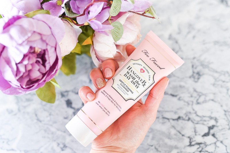 Coccole e idratazione con i nuovi prodotti skincare Too Faced Hangover