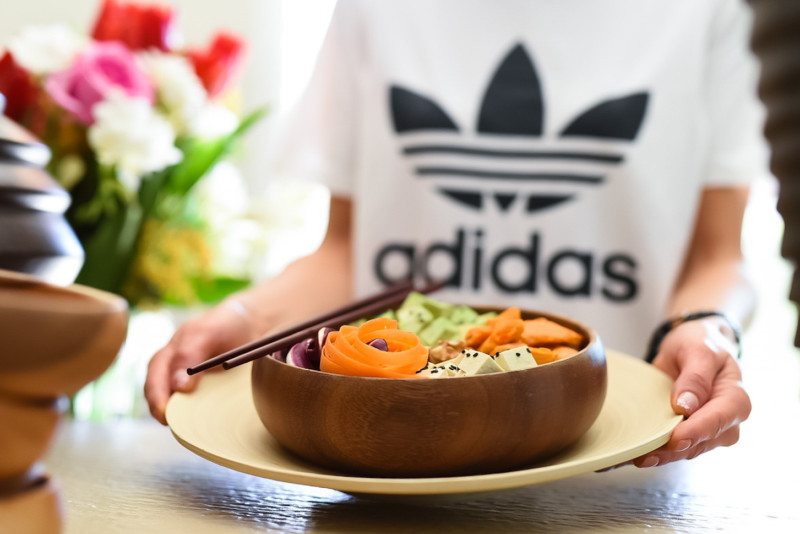 Insalata di quinoa salmone e avocado, via libera ai superfood