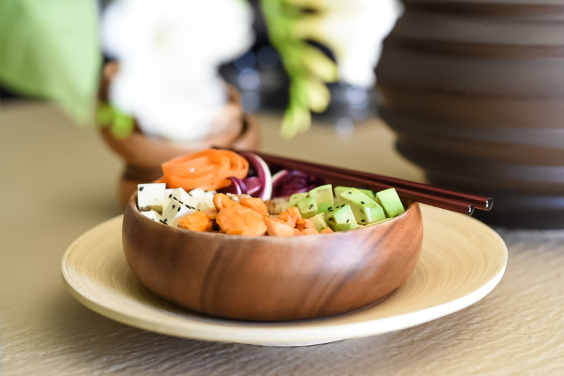 Insalata di quinoa salmone e avocado, via libera ai superfood