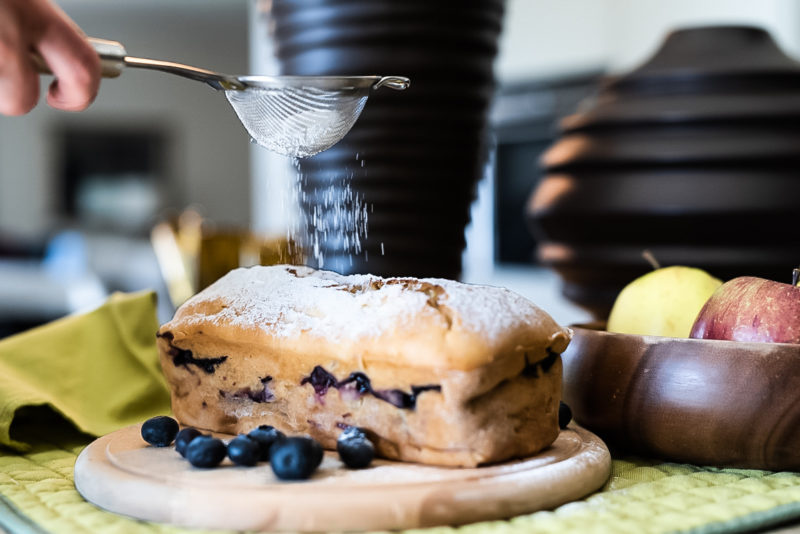 Plumcake vegano mele e mirtilli senza glutine, ricetta senza uova e burro